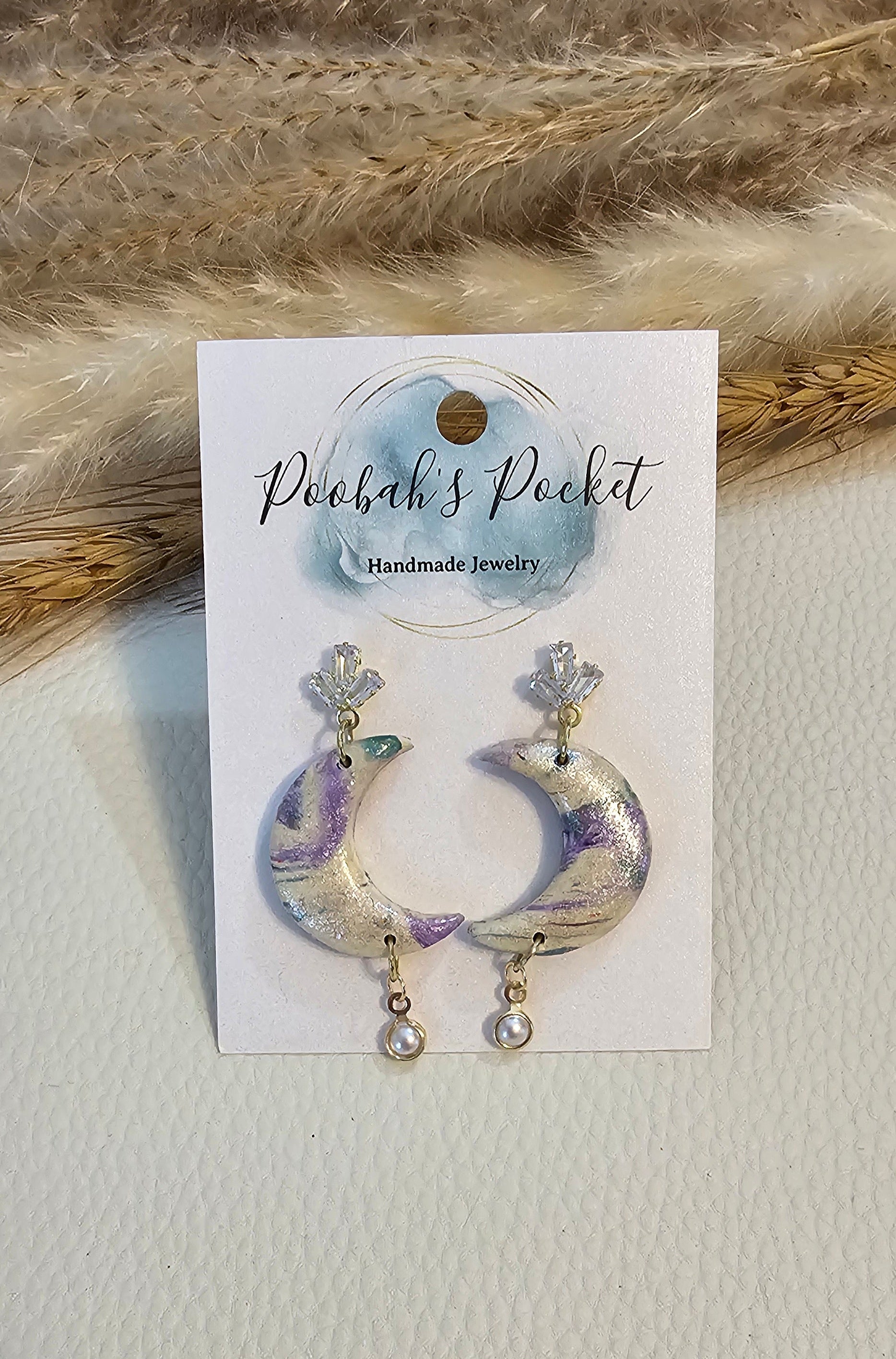 moon shape earrings 